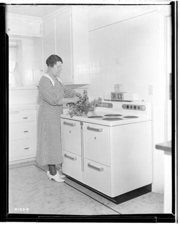 H2.3 - Home Kitchen - Schweitzer's all electric home